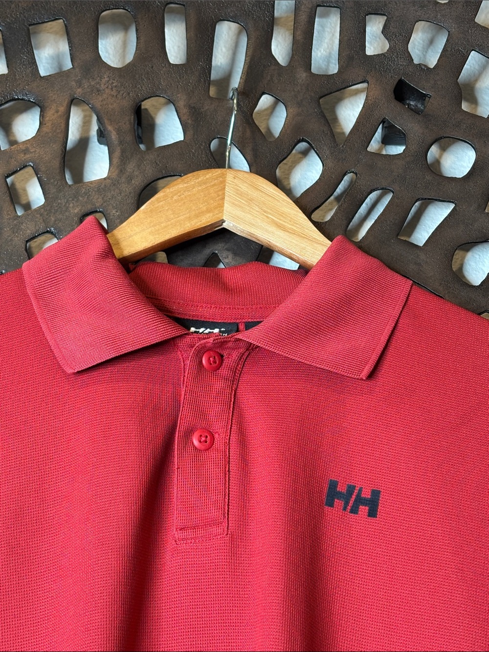 ❤️ Helly Hansen Deep Red Men’s Polo Shirt Small HH Logo Performance ❤️ - Picture 2 of 9